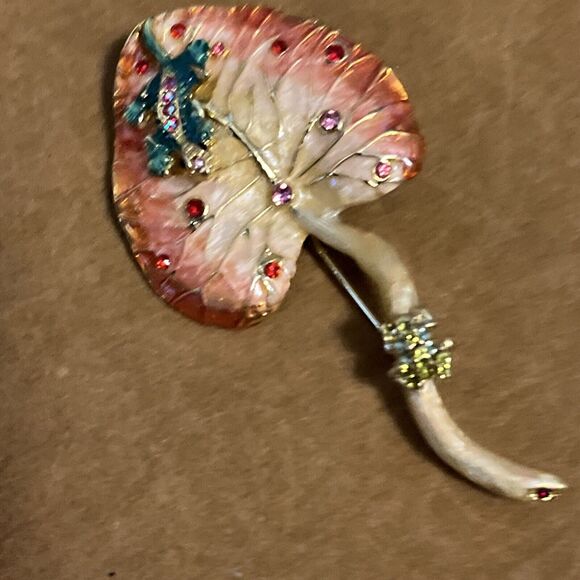 VINTAGE RARE GOLDTONE & ENAMELED LILY PAD WITH RHINESTONES FROG/LIZARD-BROOCH - Picture 3 of 6